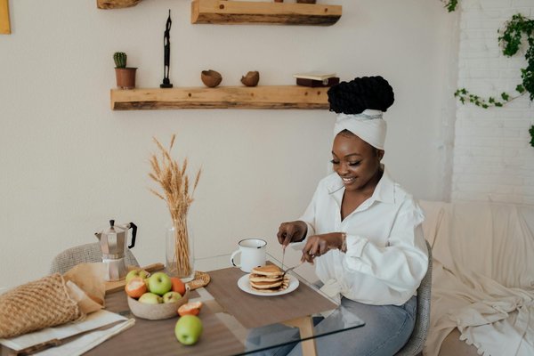 How do UK women incorporate vintage fashion into their everyday style?